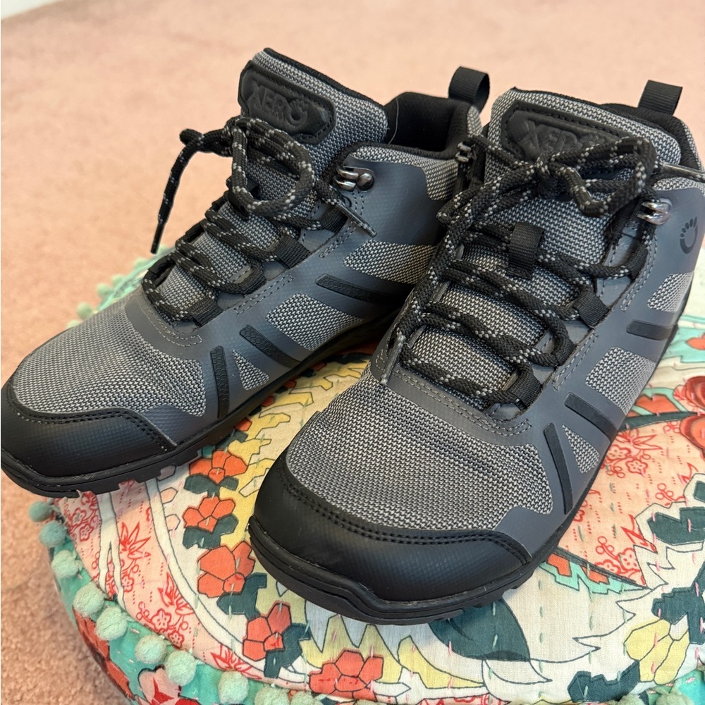 Xero Shoes Women’s DayLite Hiker Fusion Size 8 | Barefoot Hiking Boots